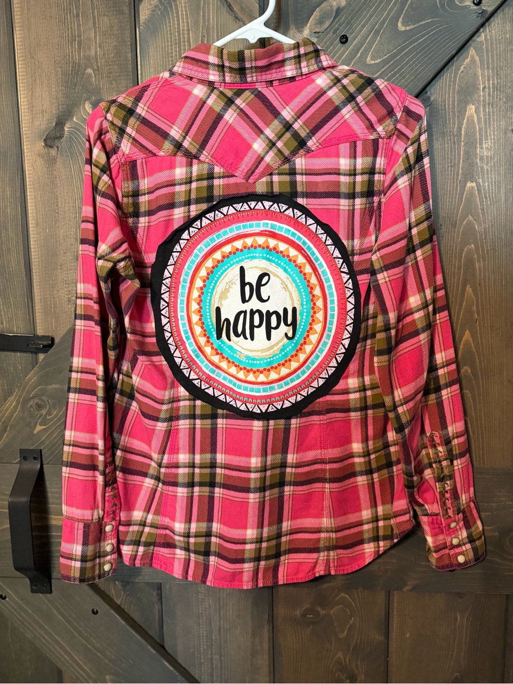 Upcycled Be Happy Flannel Size Small
100% Cotton